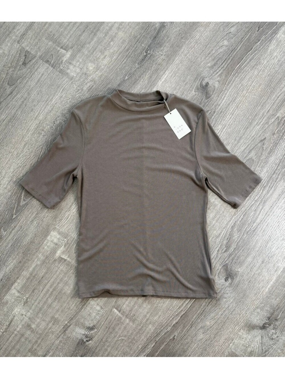a. new day Women's Ribbed Mock Neck Short Sleeve Top, Sz Large